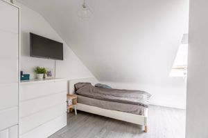 Photo 6- click for photo gallery